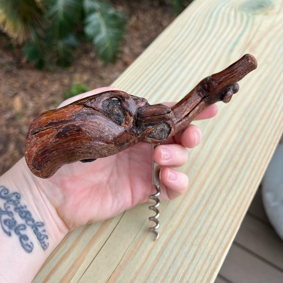 Vintage Wooden Handle Corkscrew - Rustic Grape Vine Wine Opener - Picture 4 of 7